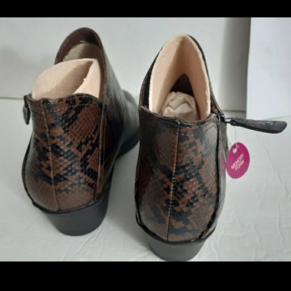 Womens So sz 9.5 brown black snake print Booties memory foam ankle boots nib - Picture 2 of 11